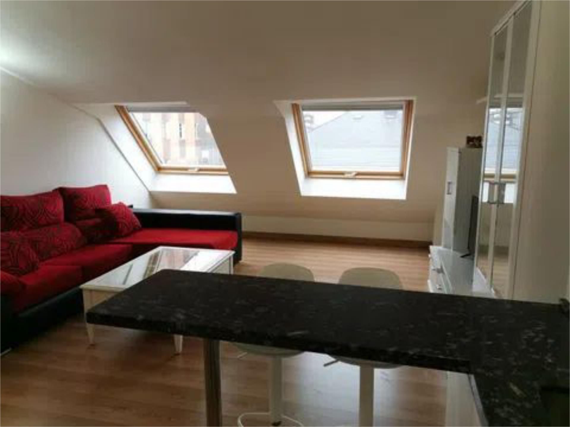 Sala de estar de Ático en venta en Ponferrada con Calefacción, Terraza y Trastero