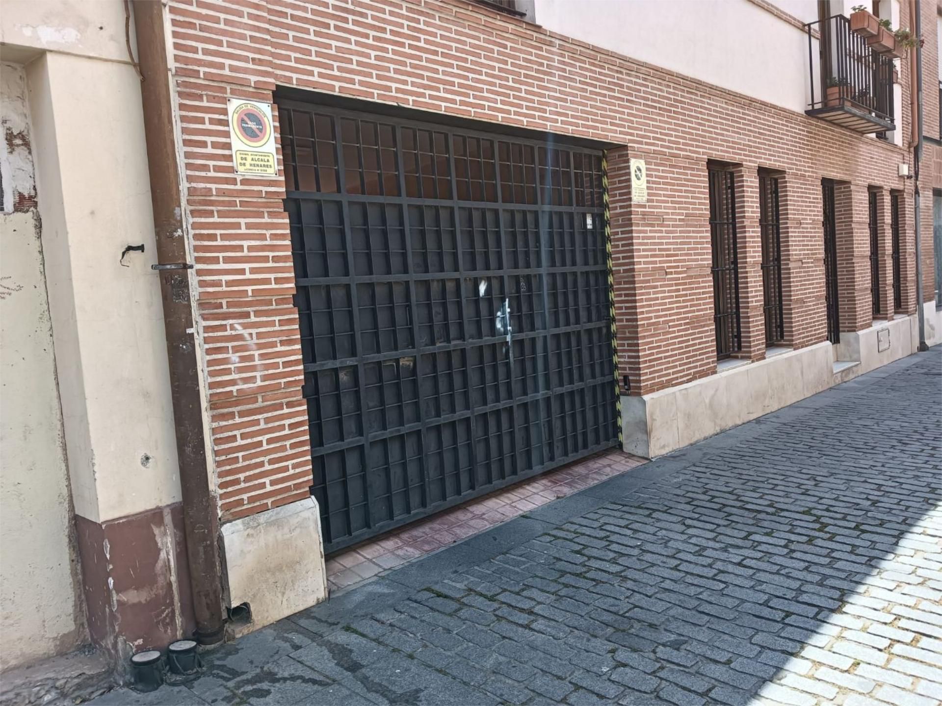 Exterior view of Garage to rent in Alcalá de Henares