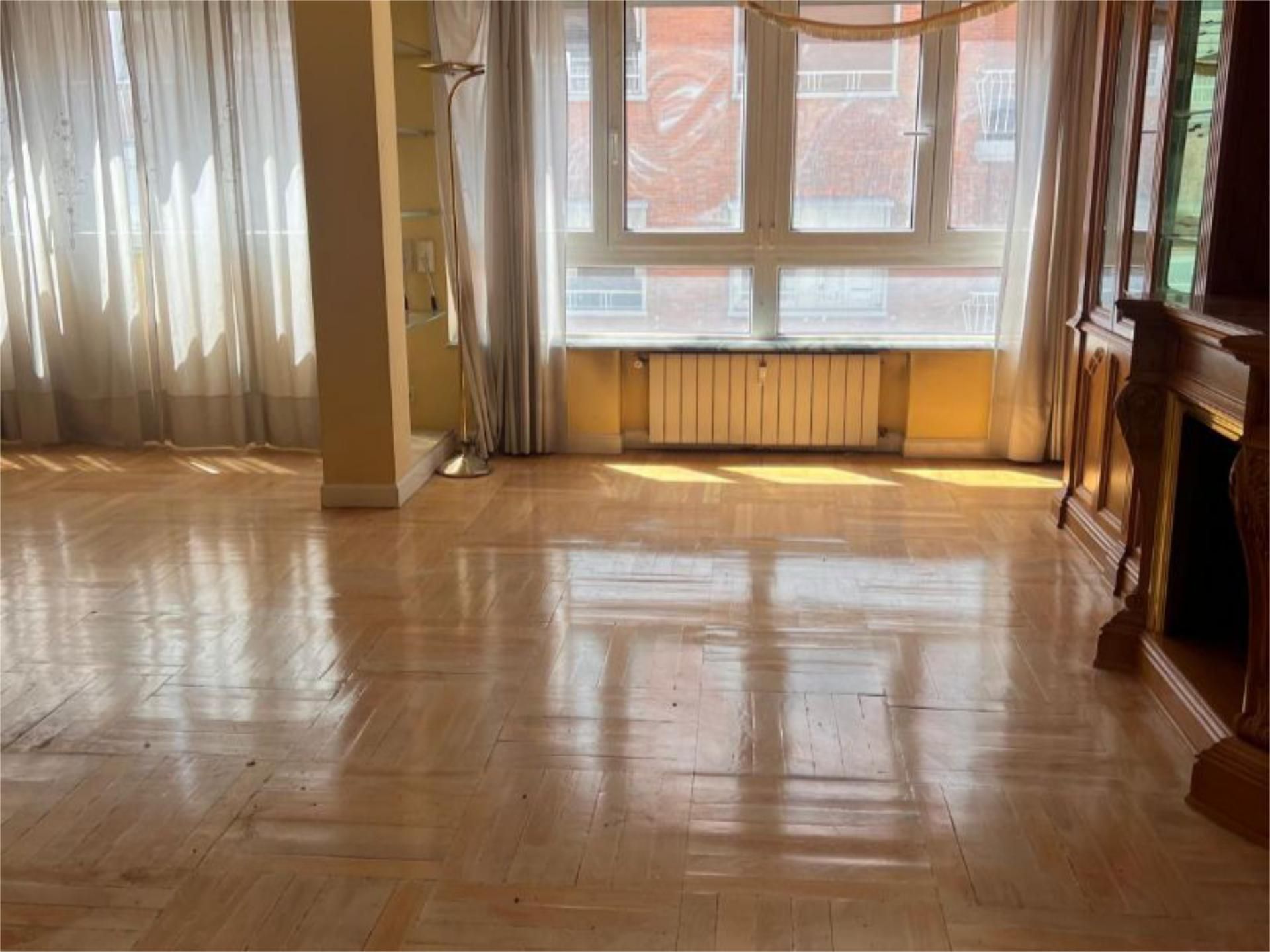 Dormitori de Pis en venda en  Madrid Capital amb Aire condicionat, Terrassa i Balcó