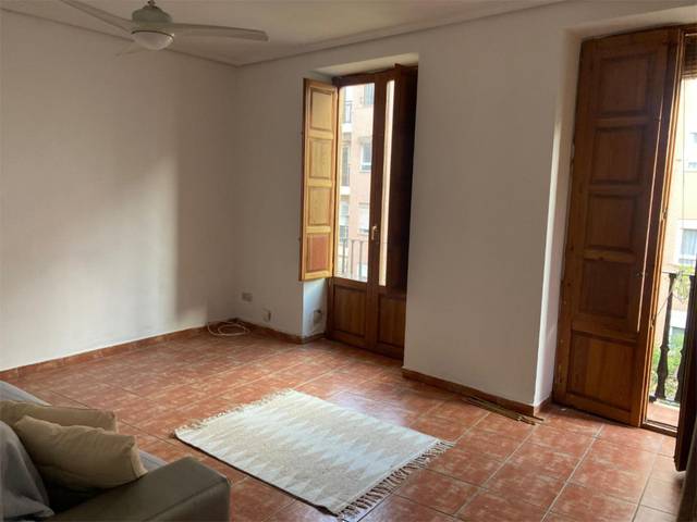 Piso en Alquiler en Carrer de les Illes Canàries, 215 en La Creu del Grau