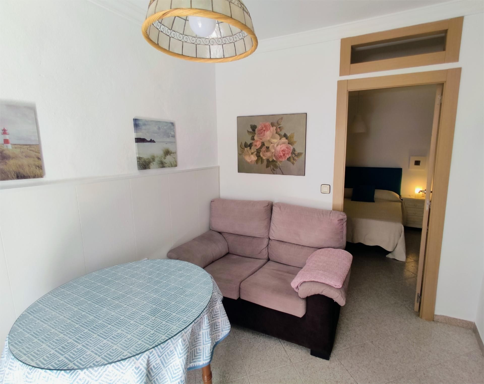 Sala d'estar de Apartament de lloguer en Ubrique amb Moblat, Rentadora i Microones