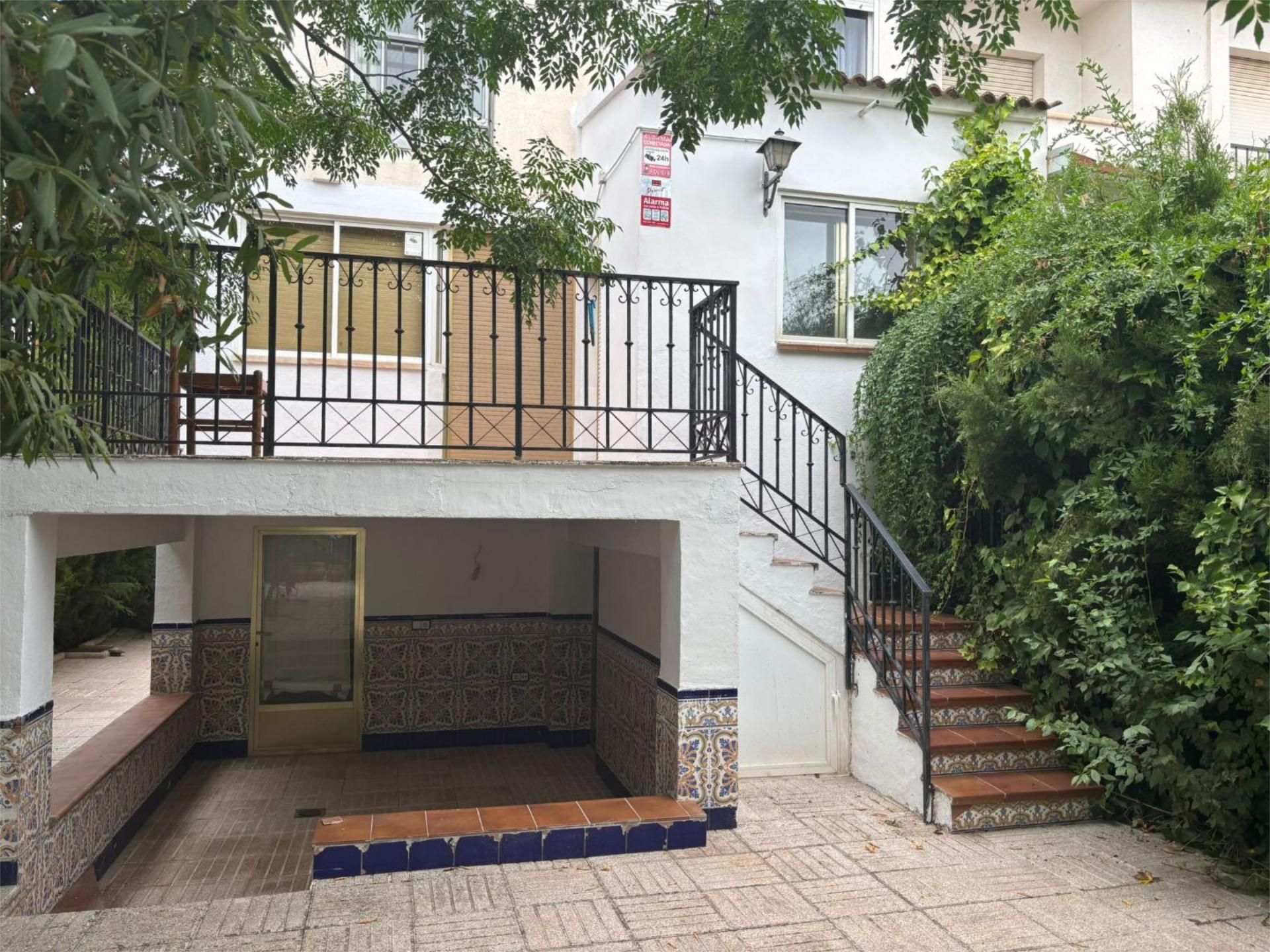 Exterior view of Single-family semi-detached for sale in Ciudad Real Capital  with Air Conditioner, Terrace and Balcony