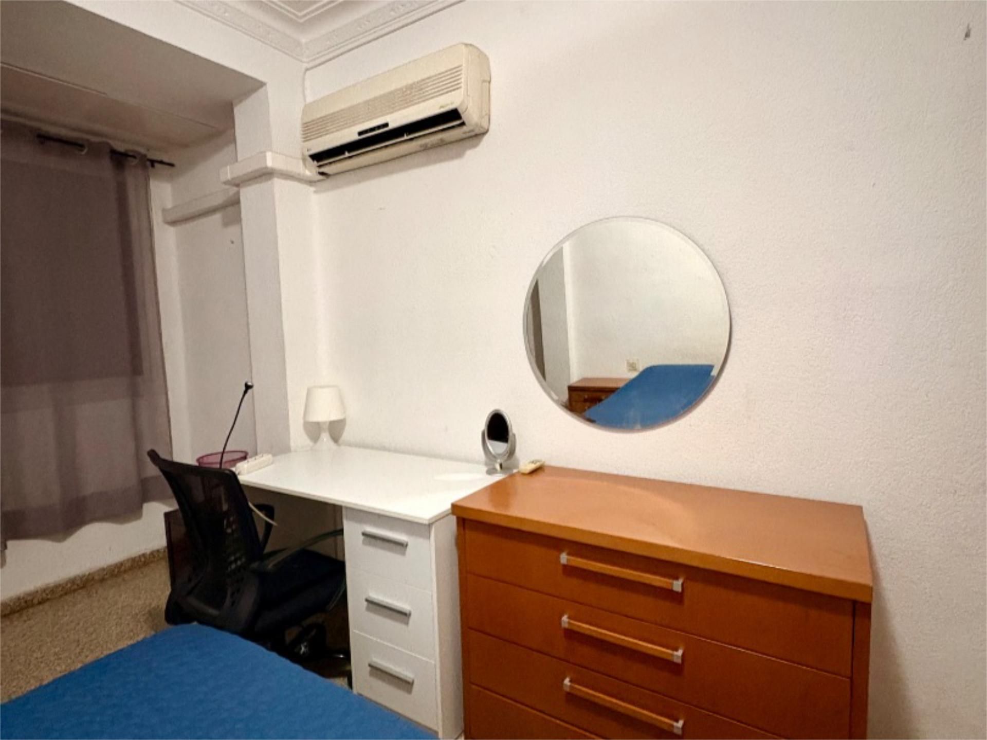 Bedroom of Flat to share in Alfara del Patriarca  with Air Conditioner, Furnished and Balcony