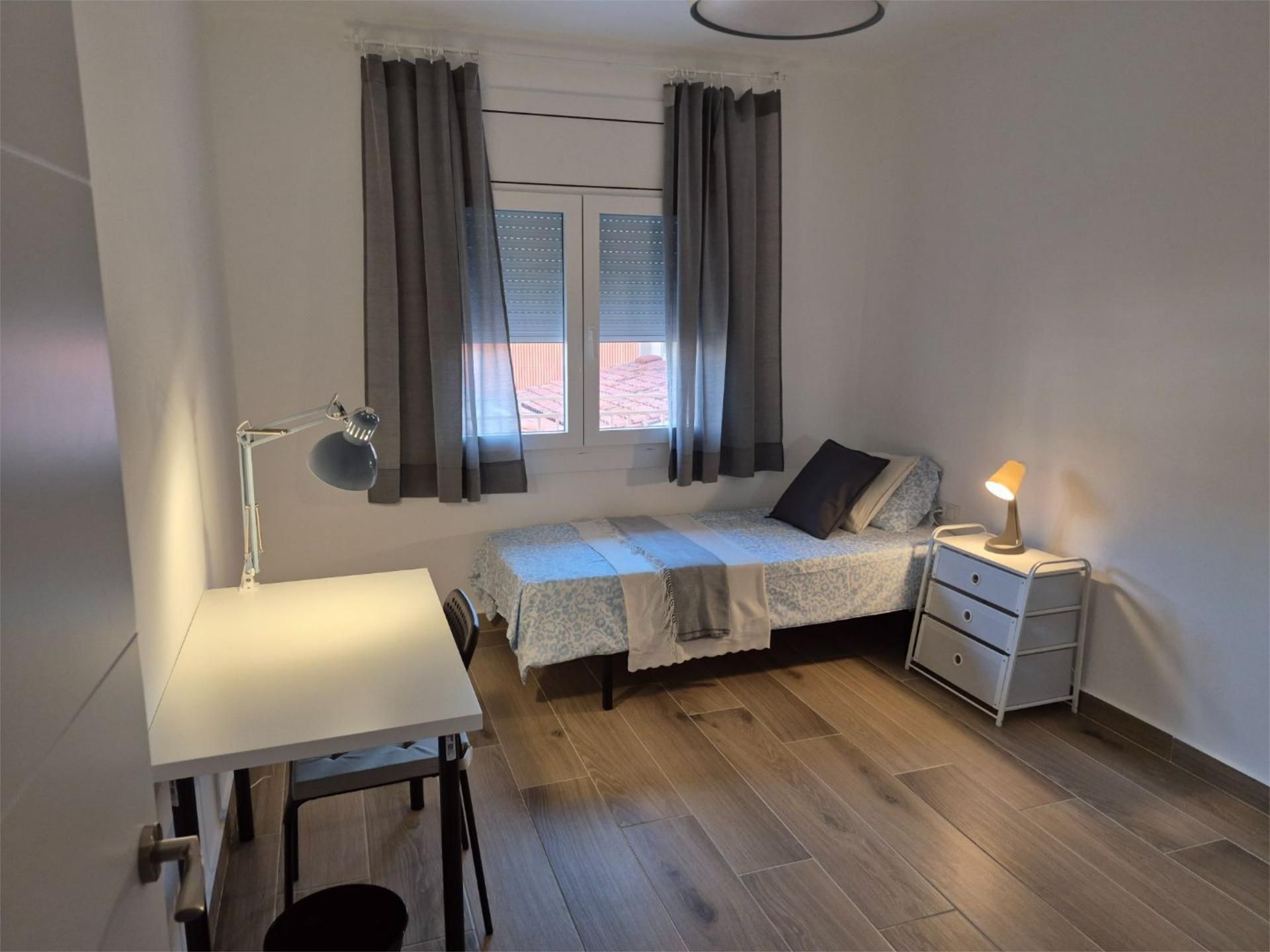 Bedroom of Flat to share in Terrassa  with Heating, Furnished and Balcony