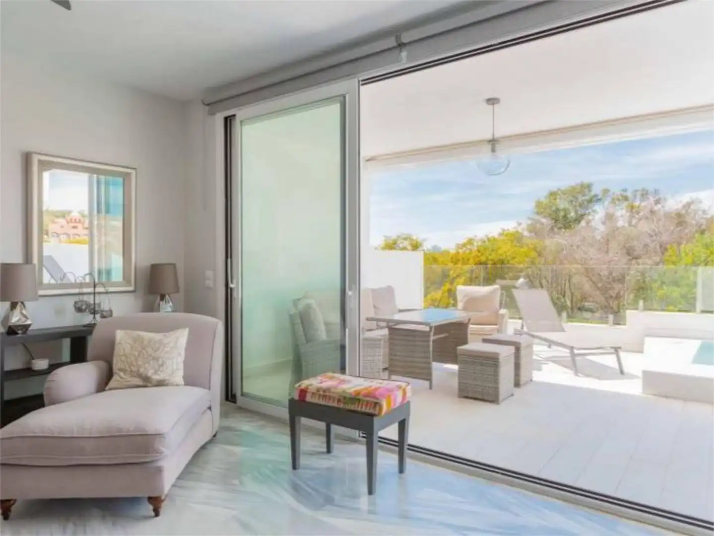 Casa o chalet de alquiler en Calle Artola Golf, 26, Cabopino - Artola Habitación de Casa o chalet de alquiler en Marbella con Aire acondicionado, Calefacción y Jardín privado