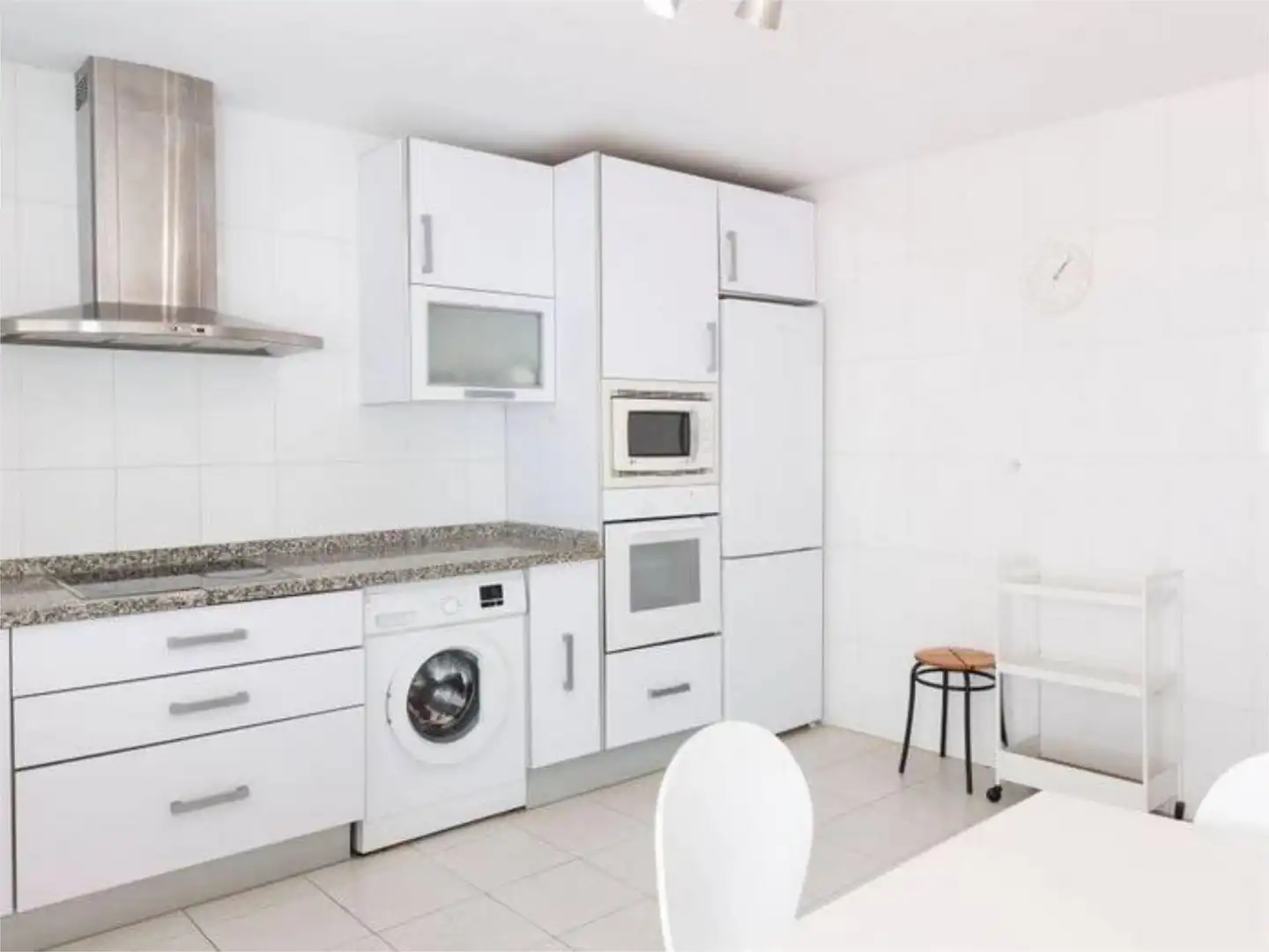 Casa o chalet de alquiler en Calle Artola Golf, 26, Cabopino - Artola Cocina de Casa o chalet de alquiler en Marbella con Aire acondicionado, Calefacción y Jardín privado