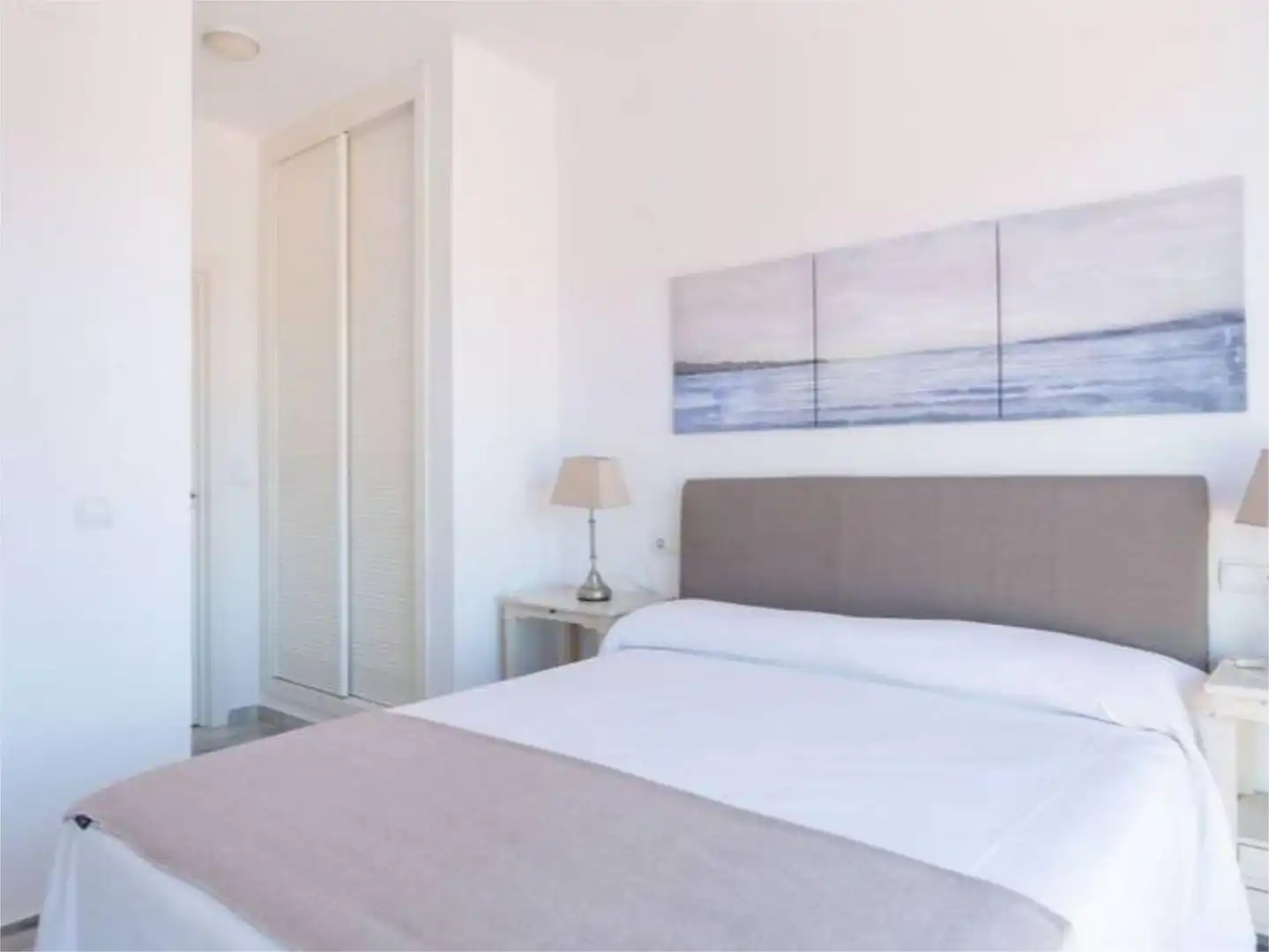 Casa o chalet de alquiler en Calle Artola Golf, 26, Cabopino - Artola Habitación de Casa o chalet de alquiler en Marbella con Aire acondicionado, Calefacción y Jardín privado