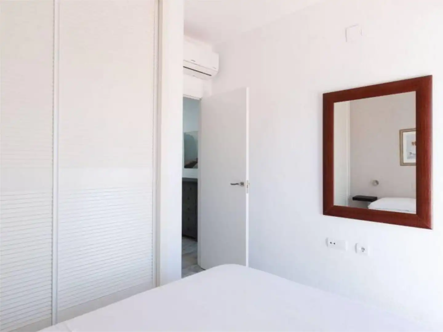 Casa o chalet de alquiler en Calle Artola Golf, 26, Cabopino - Artola Habitación de Casa o chalet de alquiler en Marbella con Aire acondicionado, Calefacción y Jardín privado