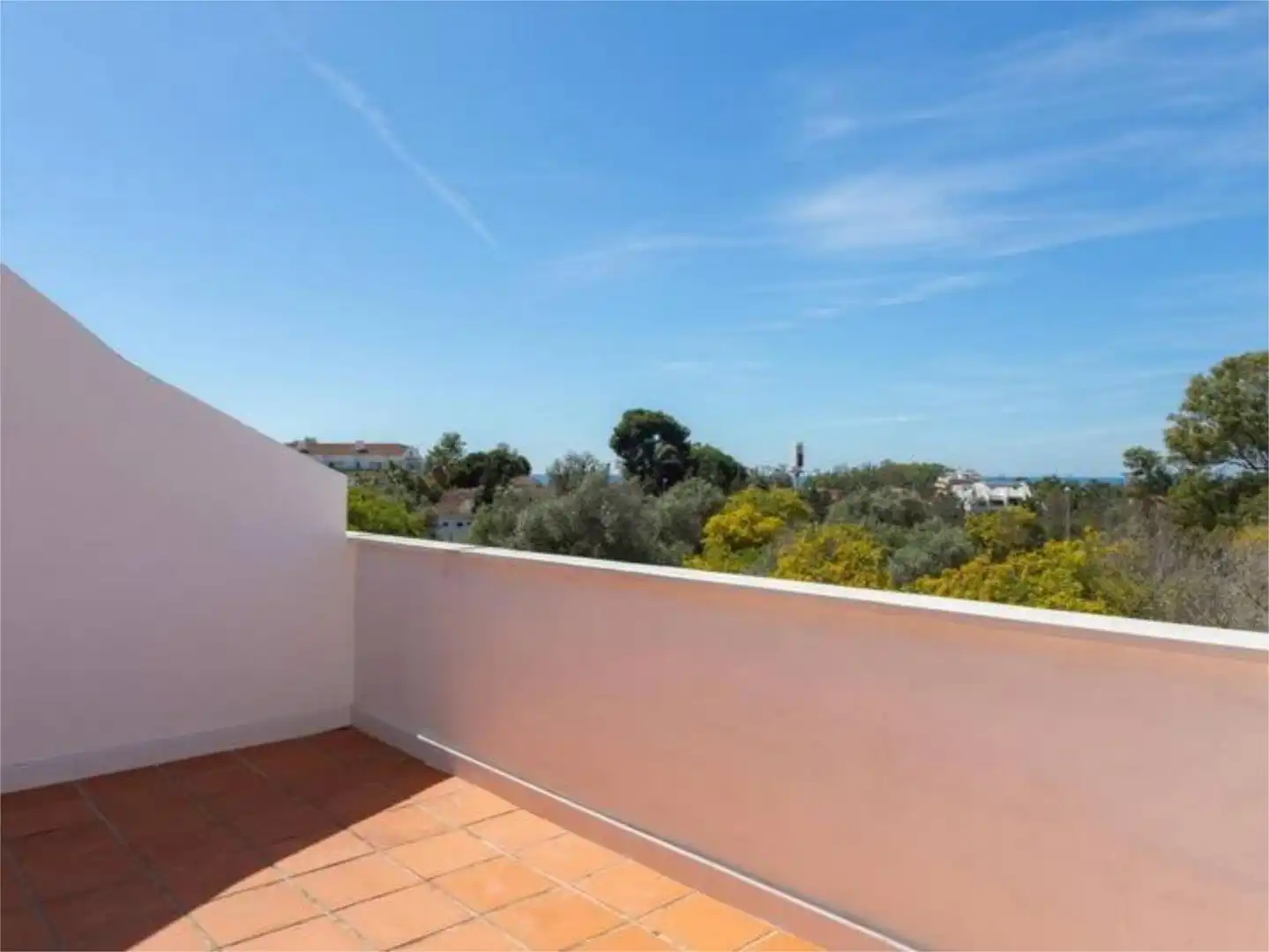 Casa o chalet de alquiler en Calle Artola Golf, 26, Cabopino - Artola Vista exterior de Casa o chalet de alquiler en Marbella con Aire acondicionado, Calefacción y Jardín privado