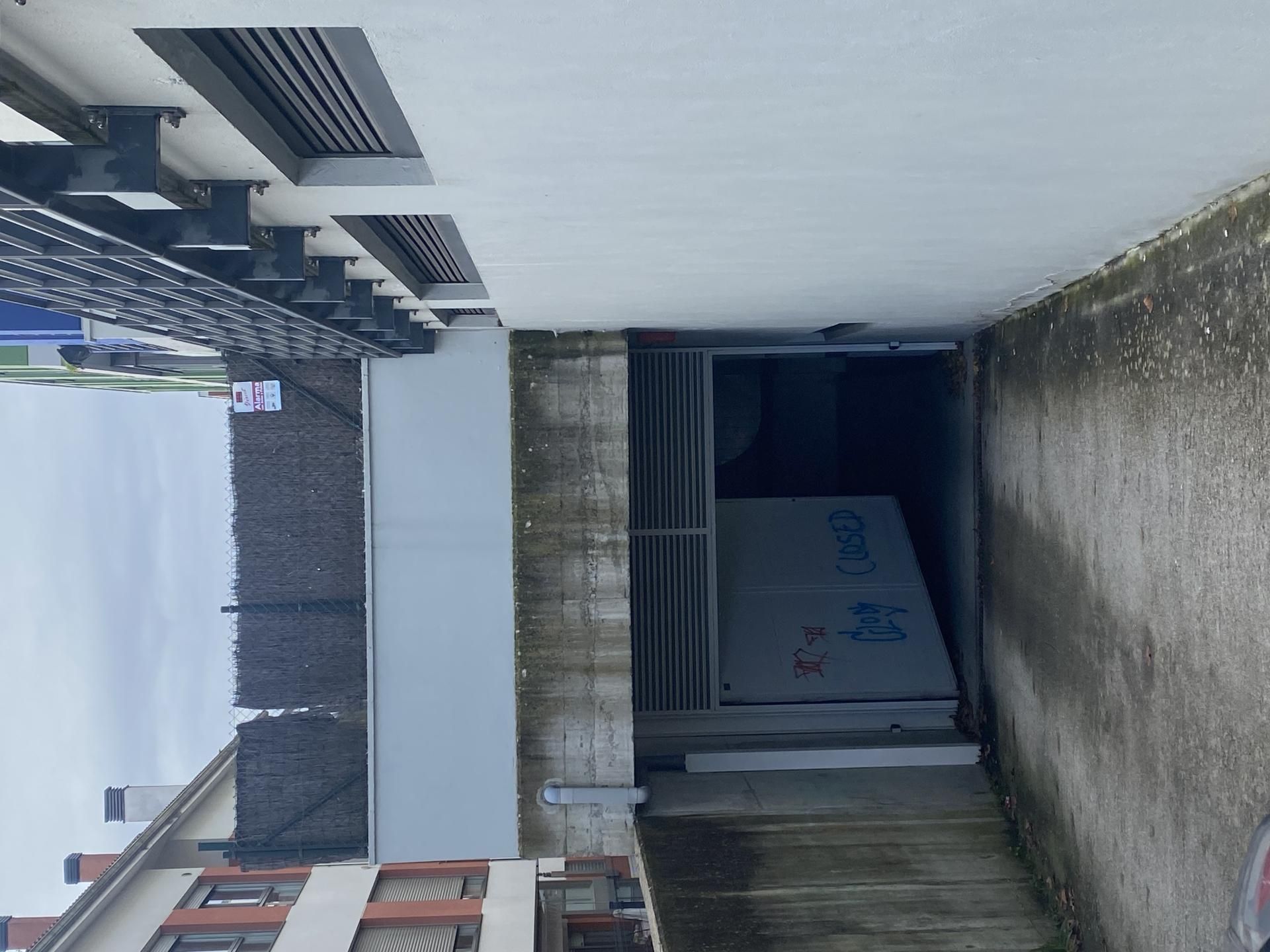 Parkplatz von Garage zur Miete in Oleiros