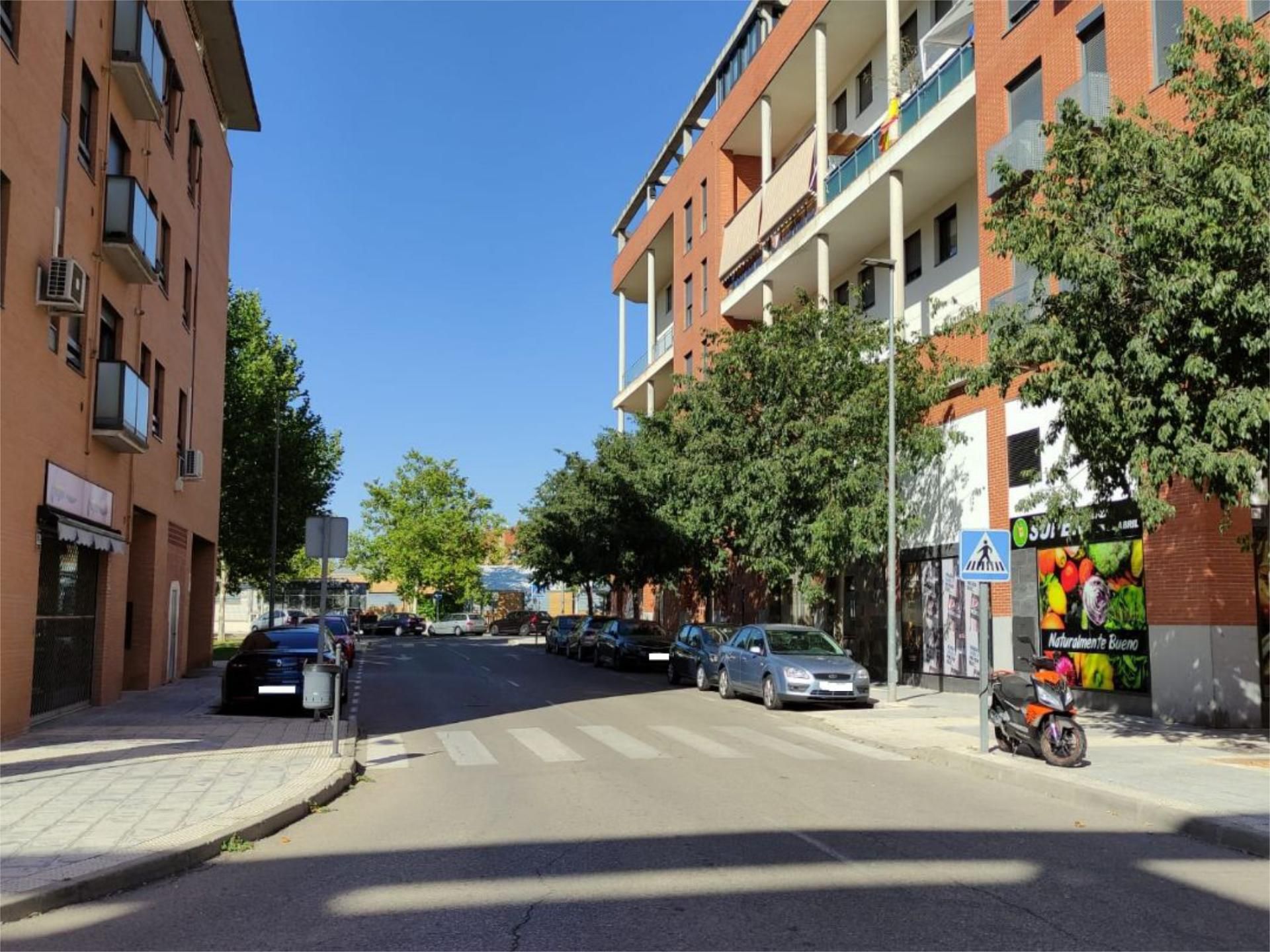 Vista exterior de Garatge de lloguer en Azuqueca de Henares