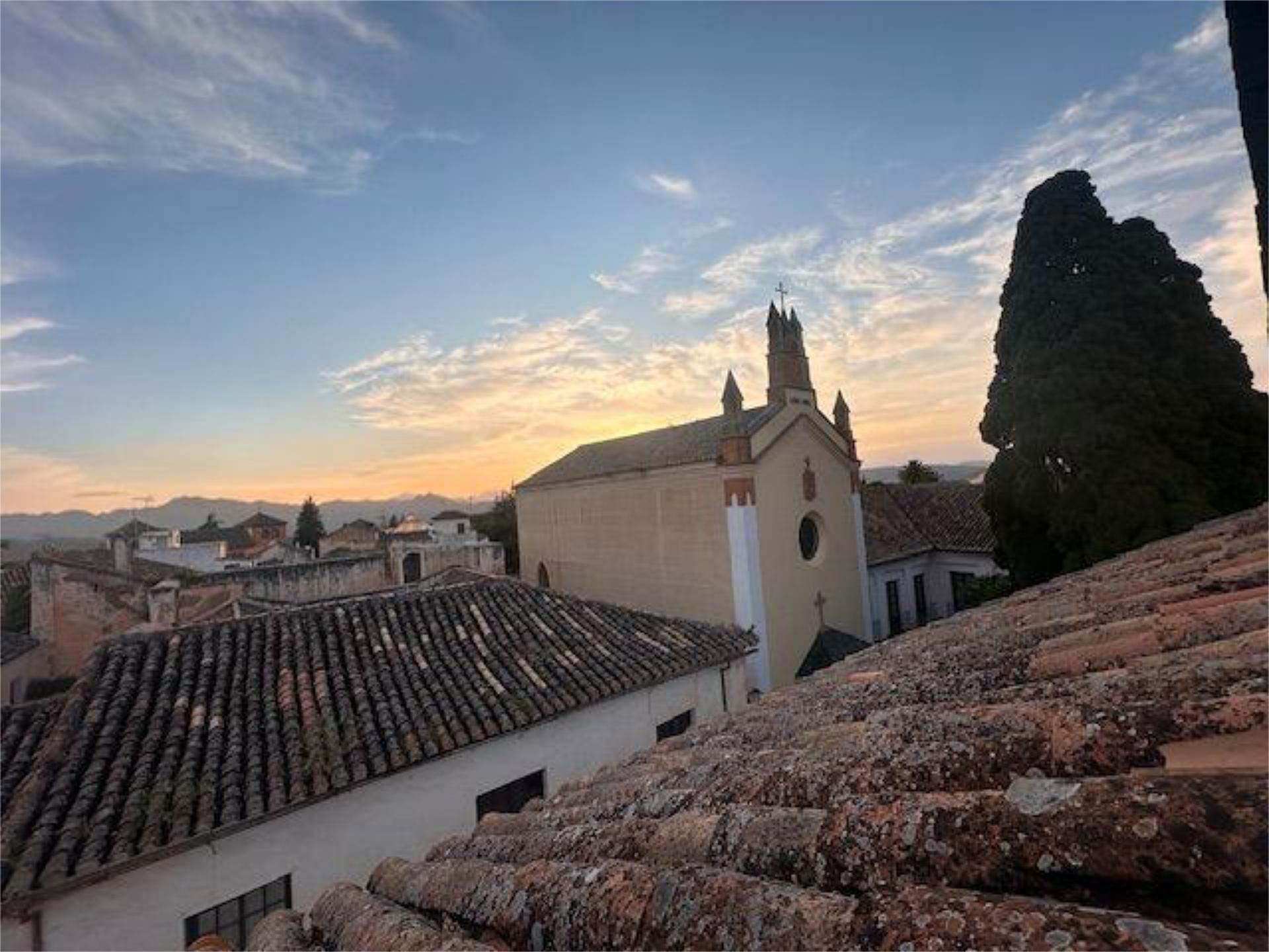 Vista exterior de Pis en venda en Ronda amb Terrassa
