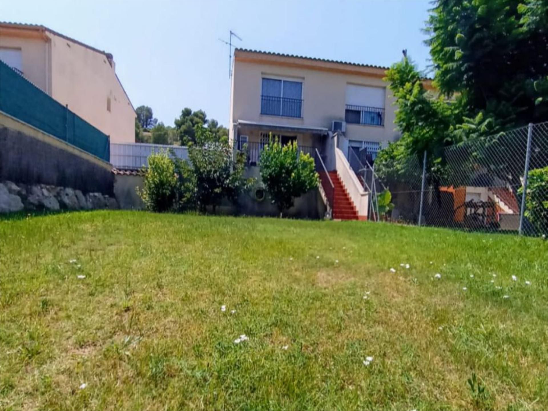 Casa adosada en venda en La Riera de Gaià amb Aire condicionat, Terrassa i Piscina