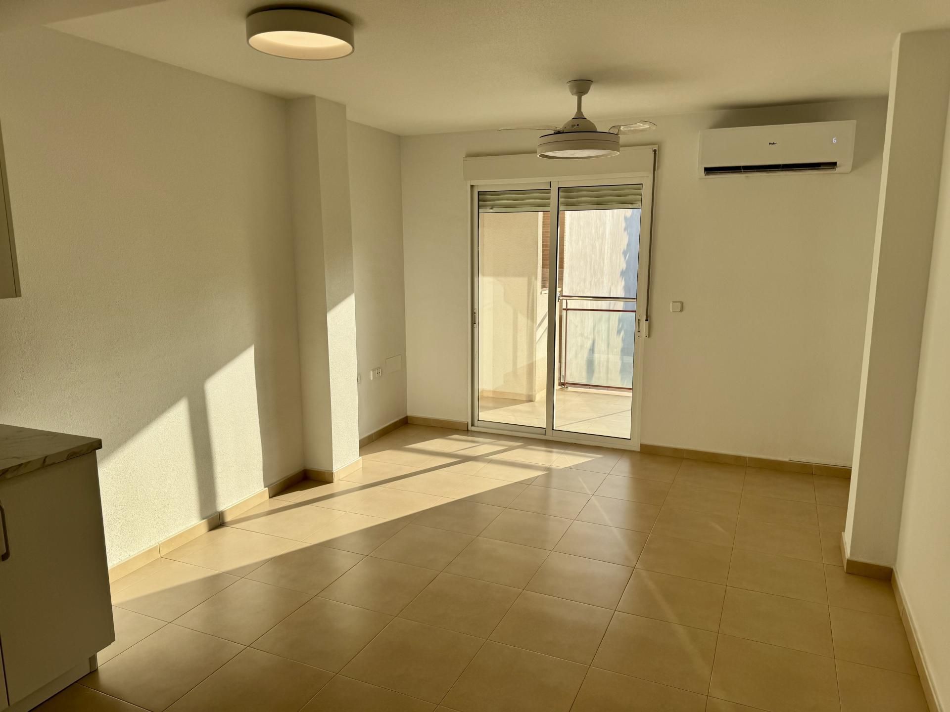 Sala de estar de Piso de alquiler en  Murcia Capital con Aire acondicionado, Calefacción y Trastero