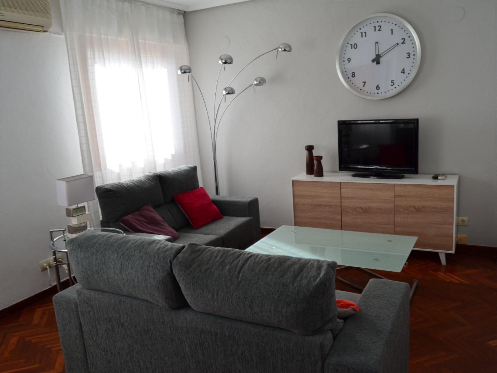 Sala d'estar de Apartament de lloguer en  Zaragoza Capital amb Aire condicionat