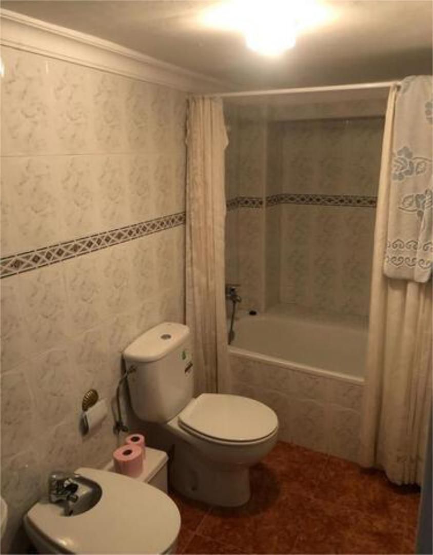 Baño de Casa o chalet de alquiler en El Gastor con Calefacción, Terraza y Amueblado