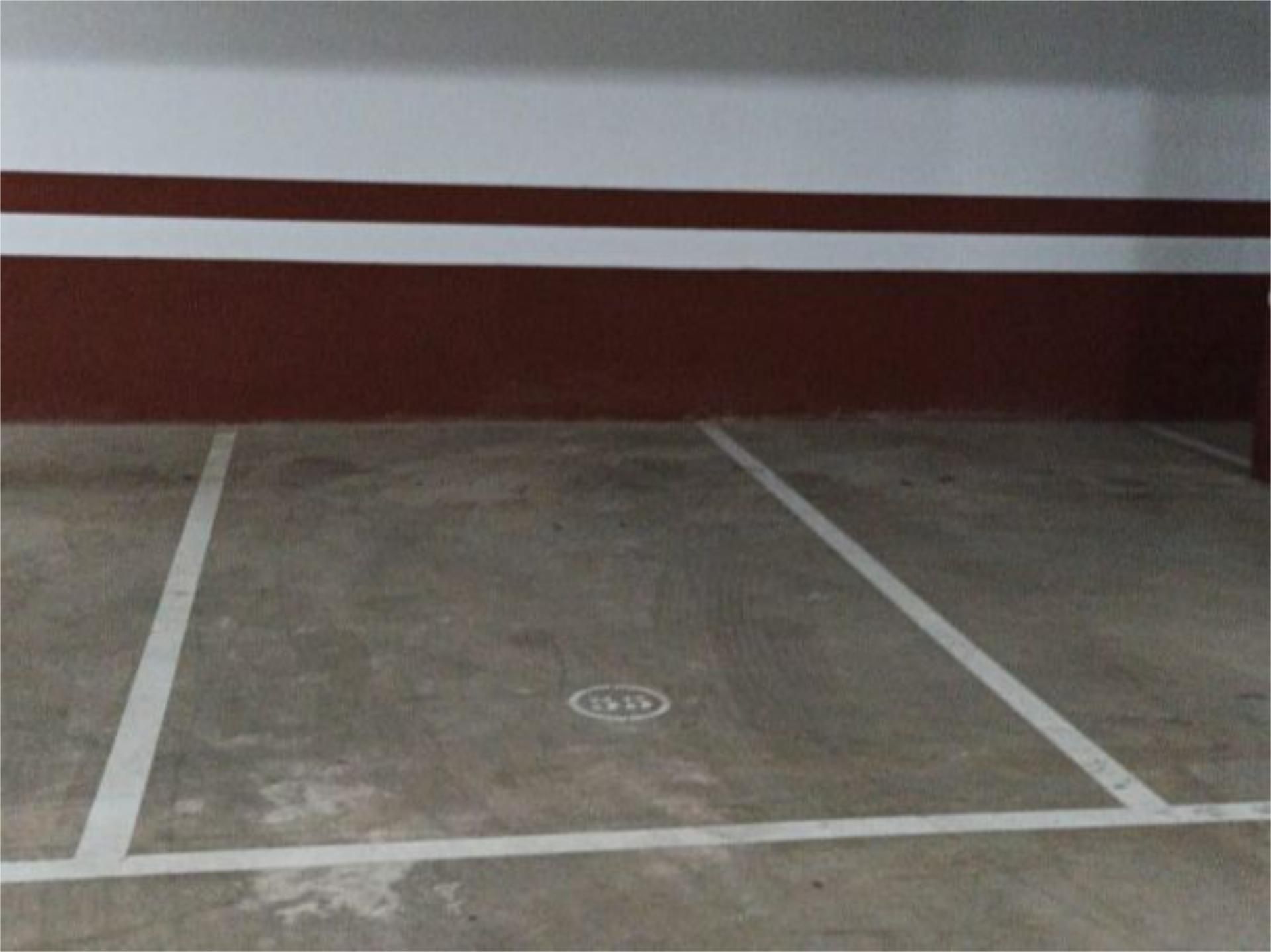 Parking of Garage to rent in Palomares del Río