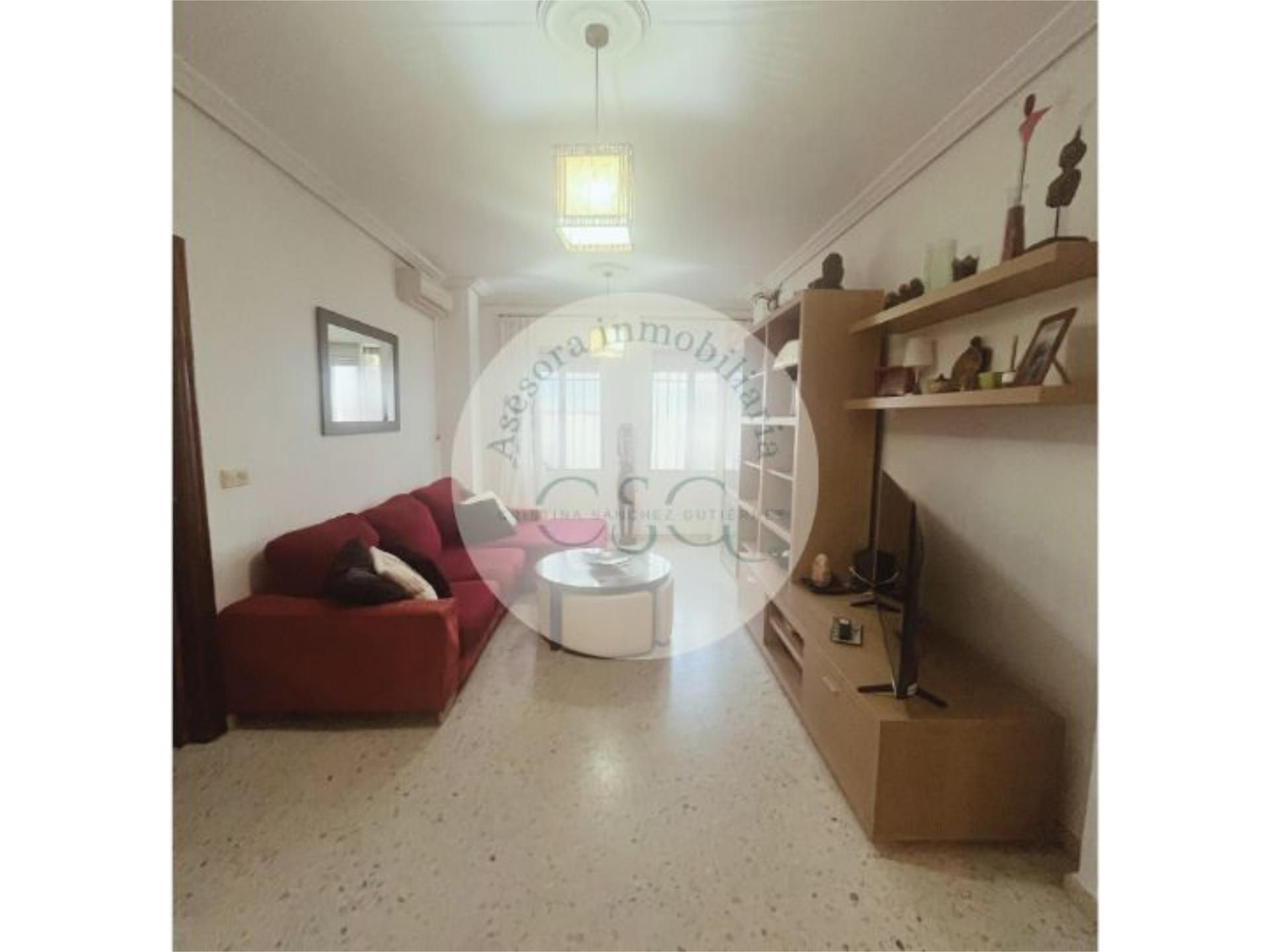 Sala de estar de Piso en venta en Alcalá de Guadaira con Aire acondicionado, Calefacción y Parking comunitario