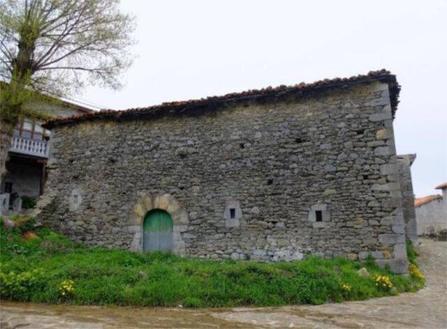 Casa-chalet en Venta en Soba