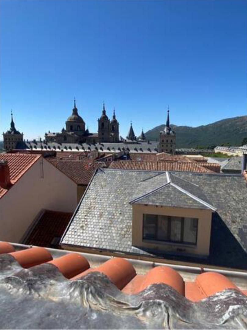 Exterior view of Attic to rent in San Lorenzo de El Escorial  with Heating