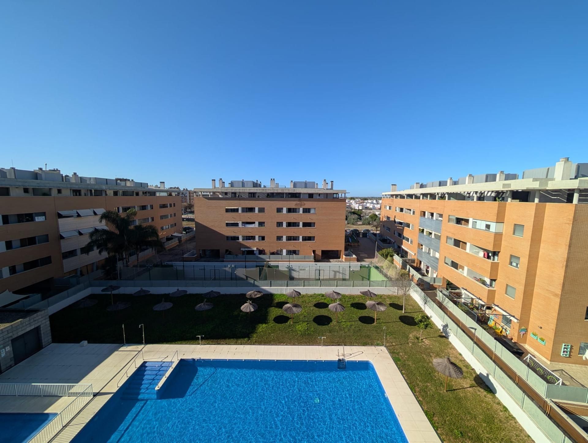 Piscina de Àtic en venda en Mairena del Aljarafe amb Aire condicionat, Terrassa i Piscina
