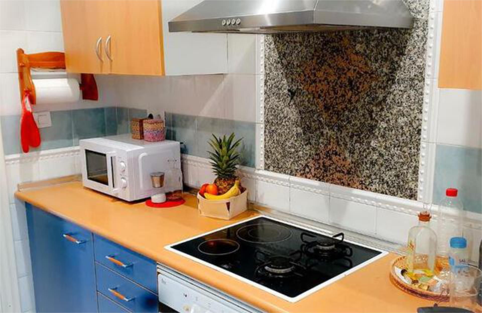 Cocina de Piso de alquiler en Torremolinos con Calefacción, Jardín privado y Terraza