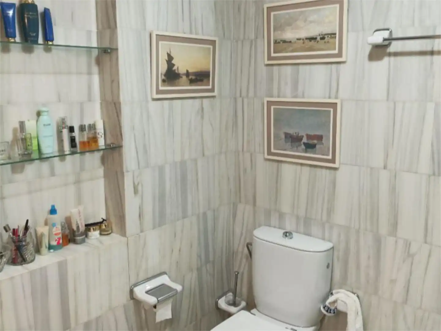 Flat for sale in Calle Levíes, 2, San Bartolomé Bathroom of Flat for sale in Sevilla Capital with Air Conditioner, Terrace and Balcony