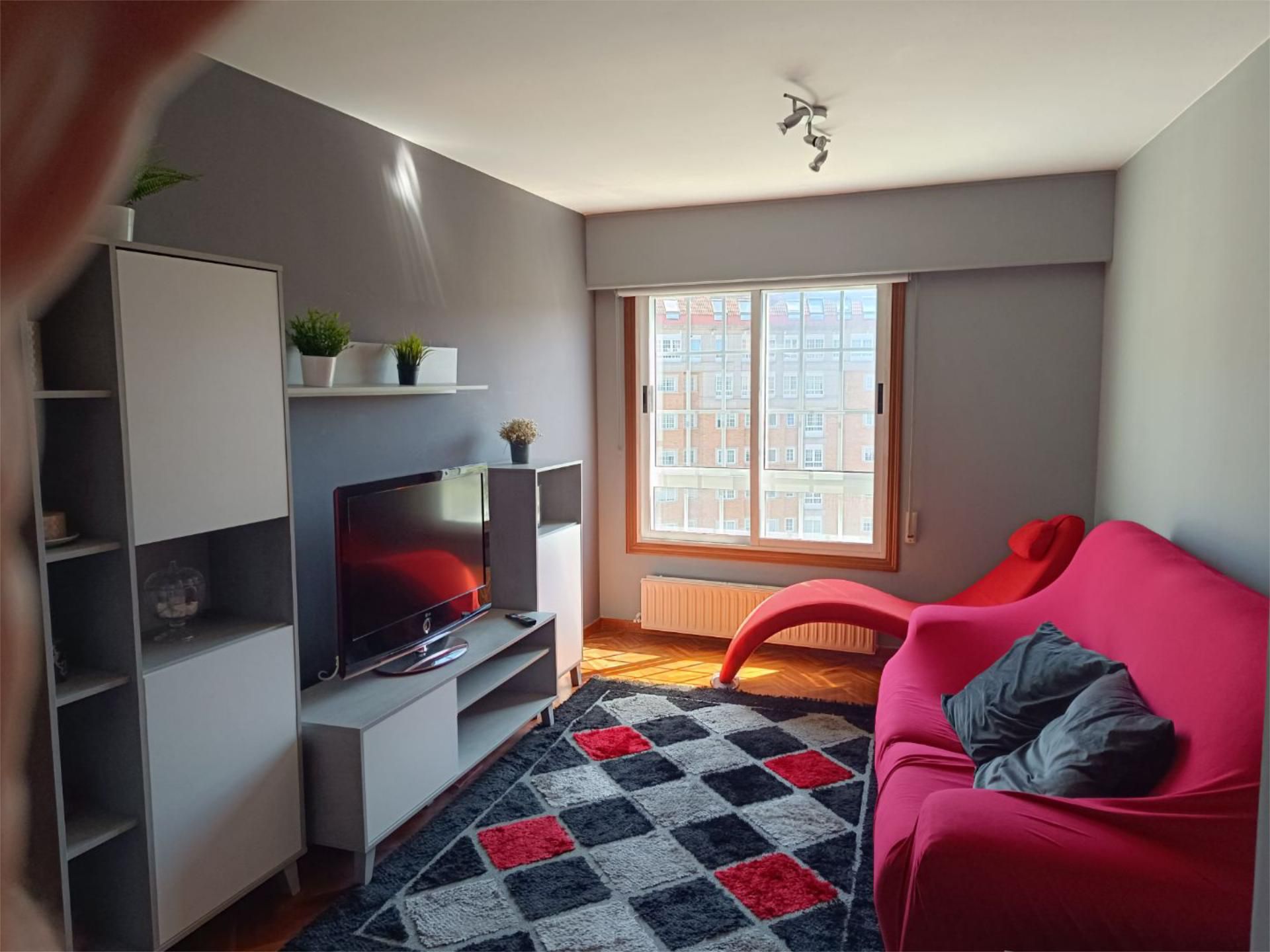 Sala de estar de Apartamento de alquiler en A Coruña Capital  con Parquet, Amueblado y Parking comunitario