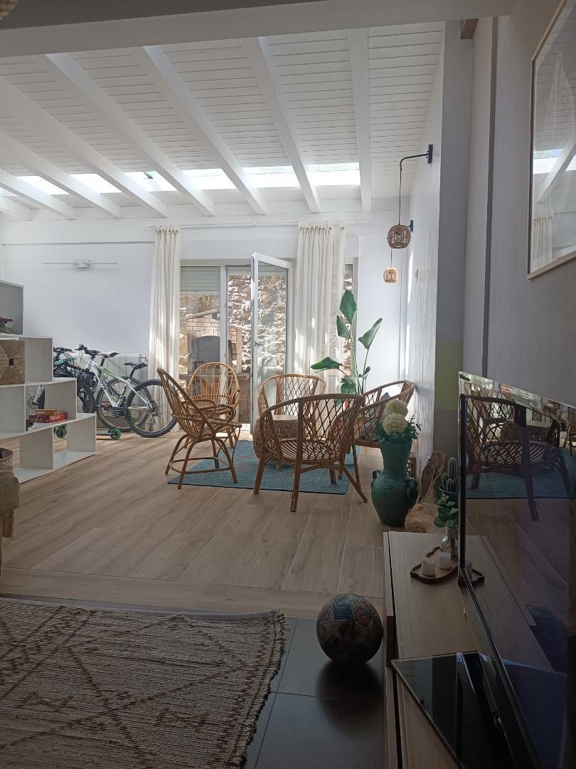 Sala de estar de Dúplex en venta en Miengo con Terraza, Amueblado y Parking comunitario