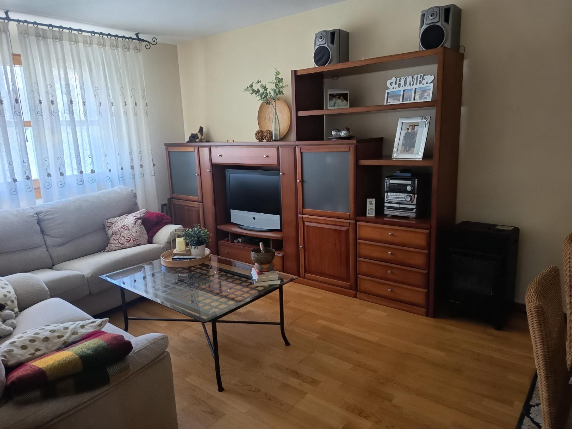 Living room of Flat to rent in Burgo de Osma - Ciudad de Osma  with Heating, Furnished and Oven