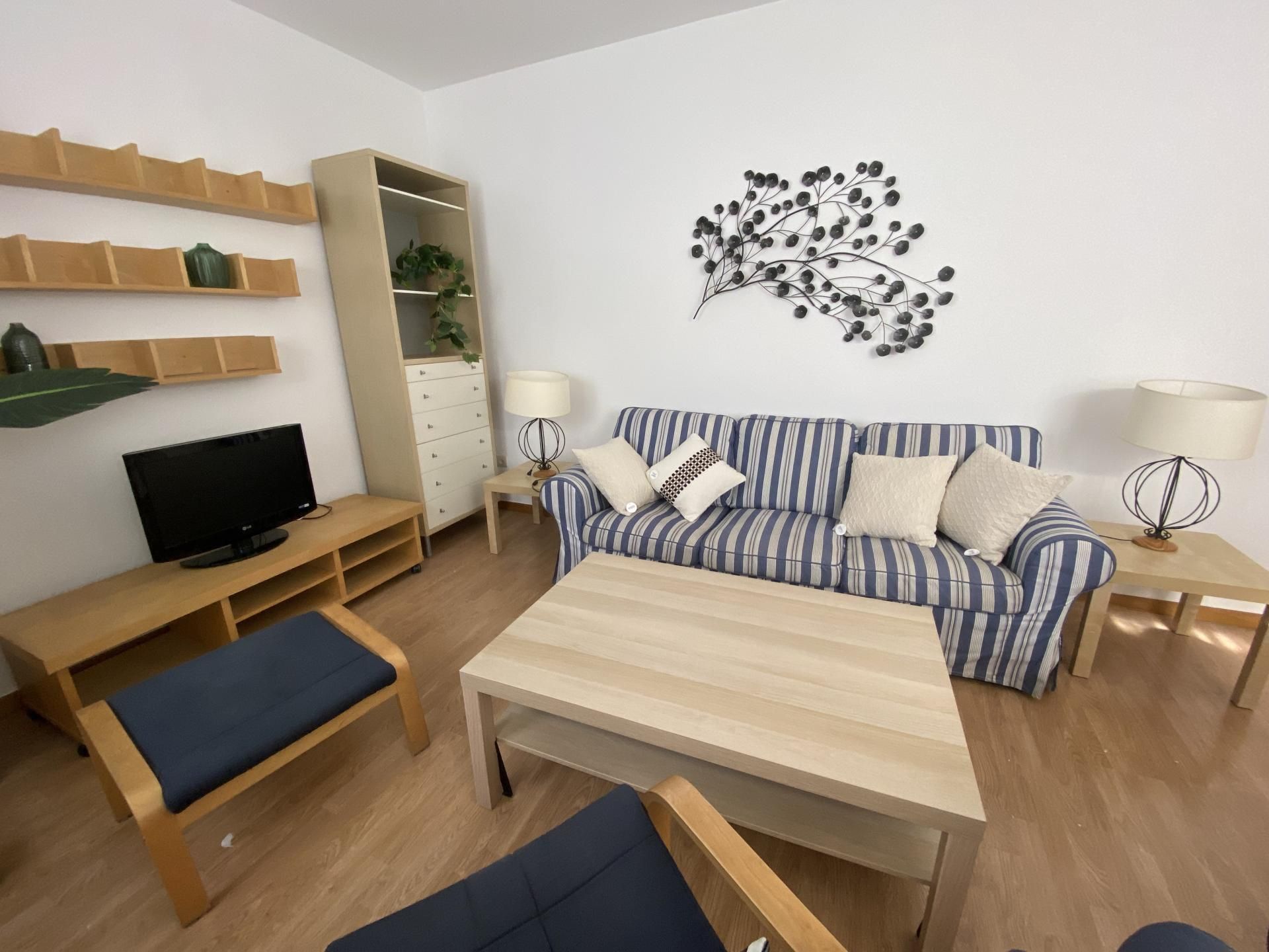 Sala de estar de Piso de alquiler en  Madrid Capital con Aire acondicionado, Calefacción y Parquet