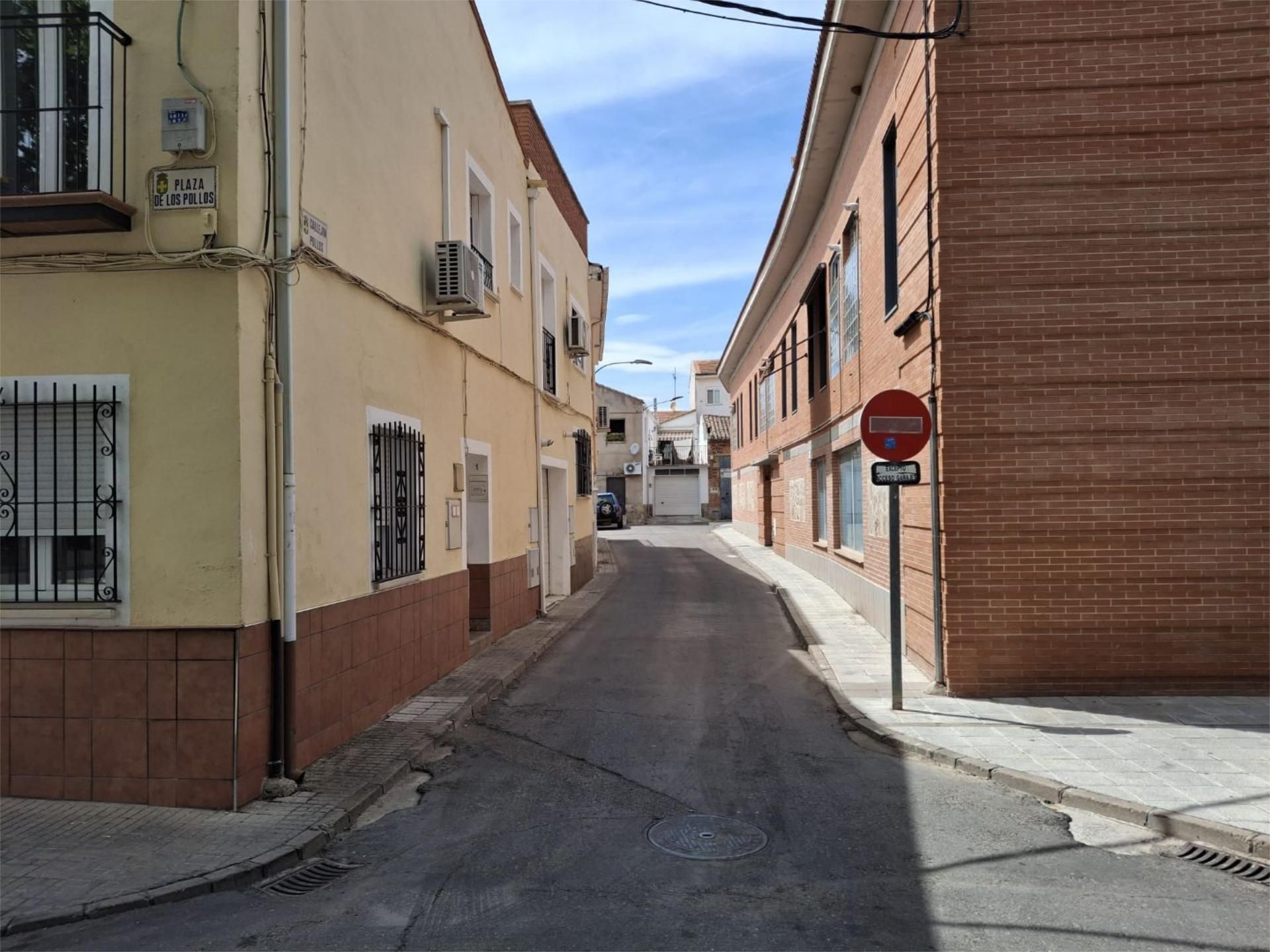 Vista exterior de Dúplex en venta en Marchamalo con Calefacción, Trastero y Amueblado