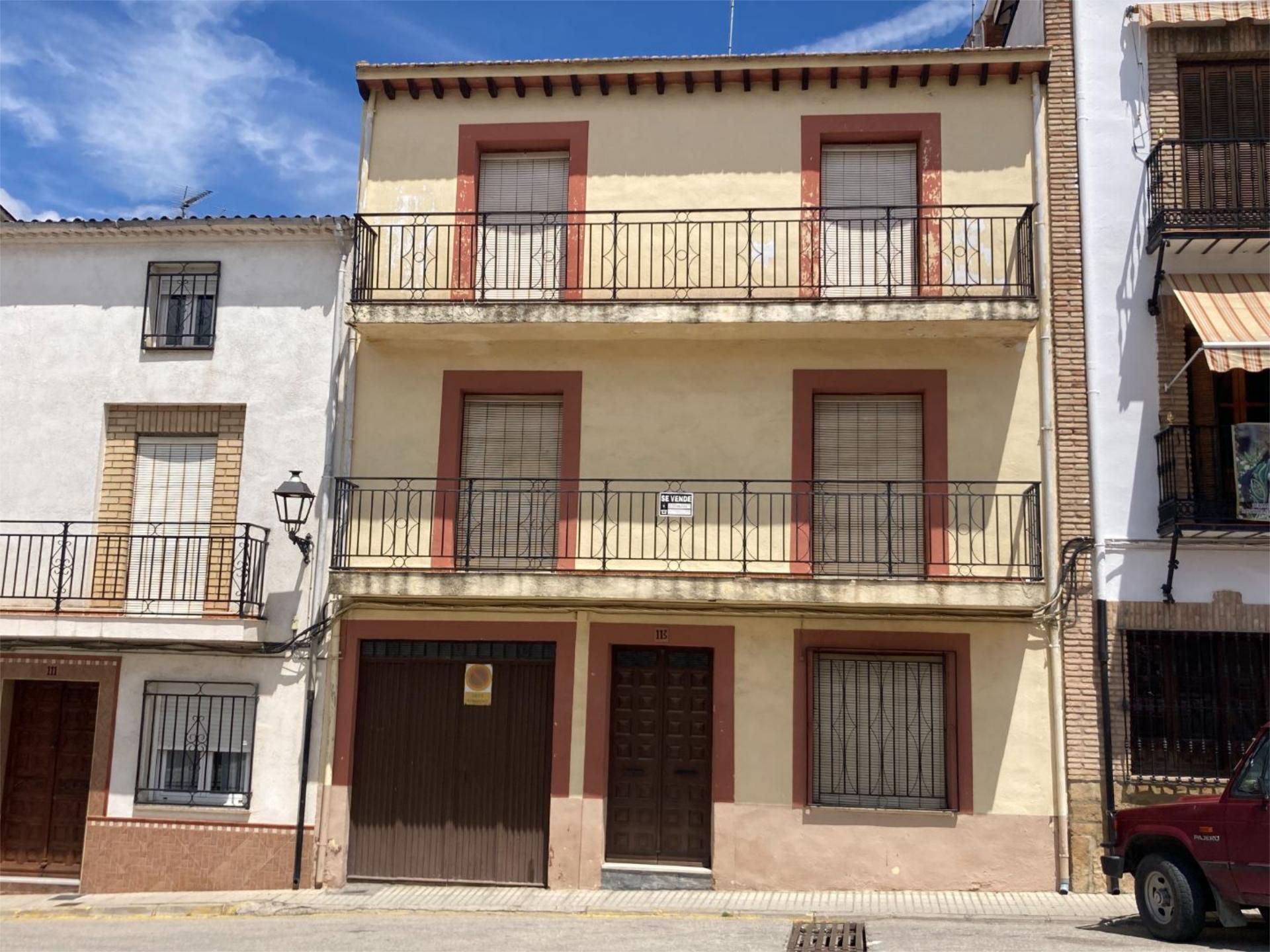 Vista exterior de Pis en venda en Ibros amb Traster, Moblat i Balcó