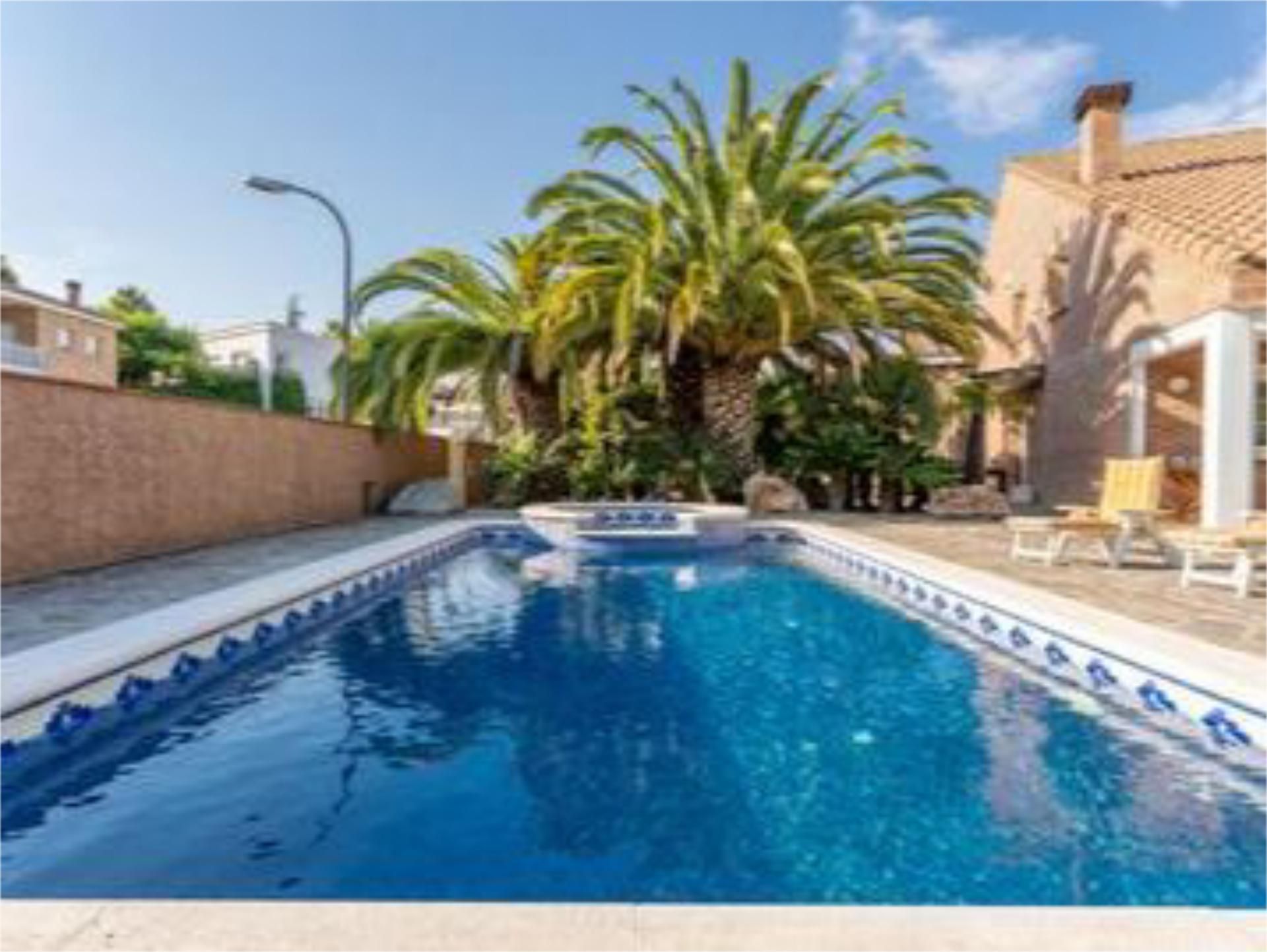 Swimming pool of Flat for sale in  Tarragona Capital  with Air Conditioner, Heating and Private garden