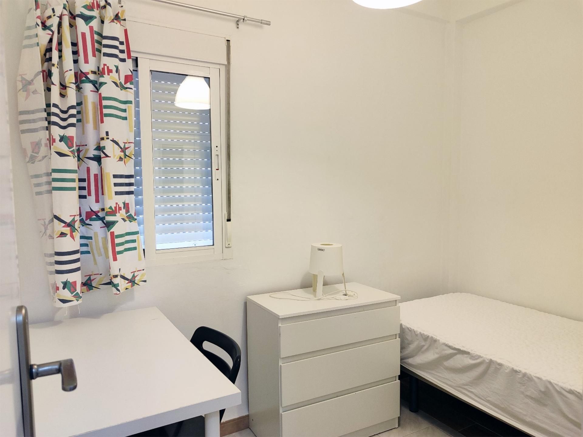Habitación de Piso para compartir en  Sevilla Capital con Aire acondicionado, Parquet y Terraza