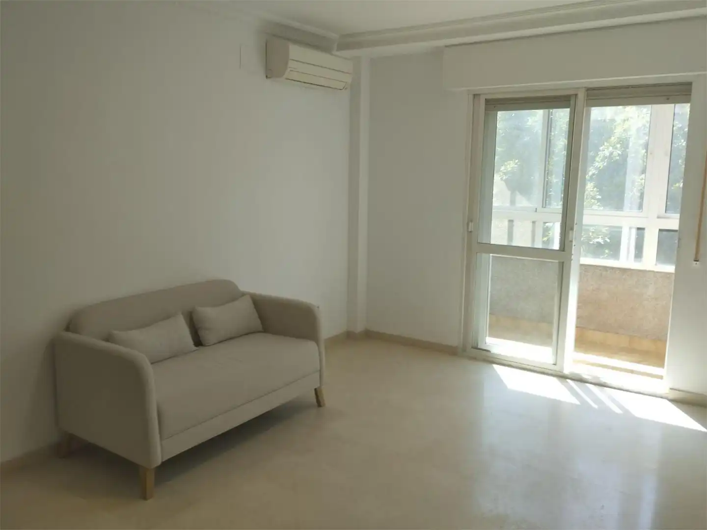Room in Calle Luis Barahona de Soto, 1, Los Guindos - Parque Mediterráneo - Santa Paula Room in Calle Luis Barahona de Soto, 1, Los Guindos - Parque Mediterráneo - Santa Paula