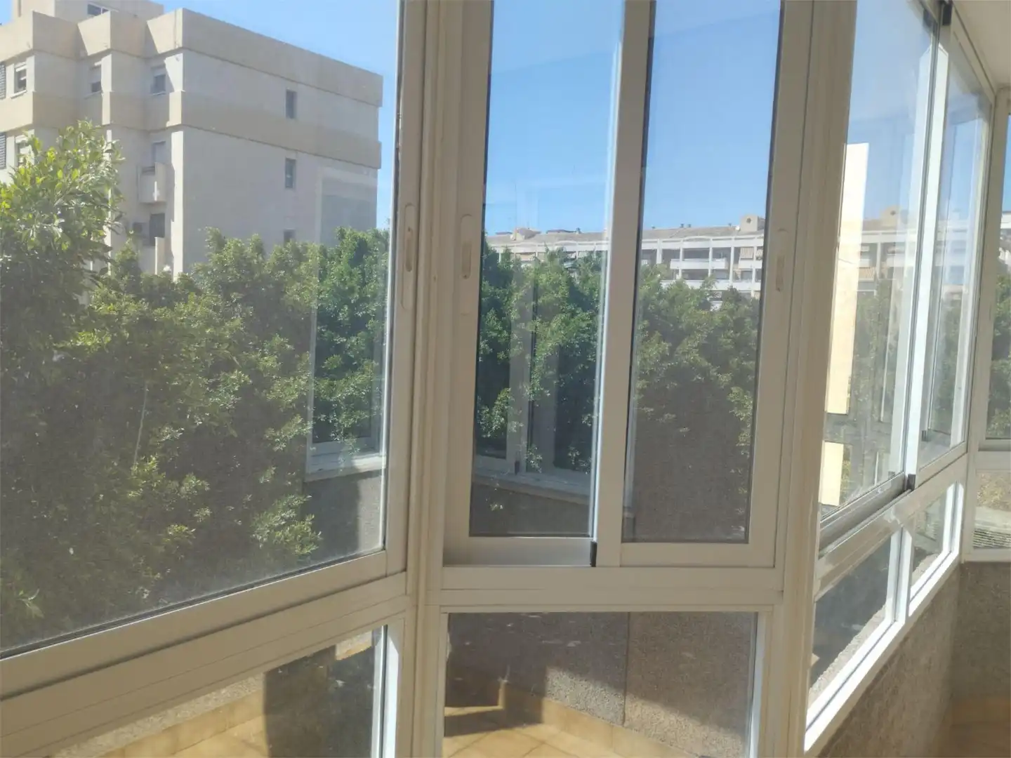 Room in Calle Luis Barahona de Soto, 1, Los Guindos - Parque Mediterráneo - Santa Paula Room in Calle Luis Barahona de Soto, 1, Los Guindos - Parque Mediterráneo - Santa Paula