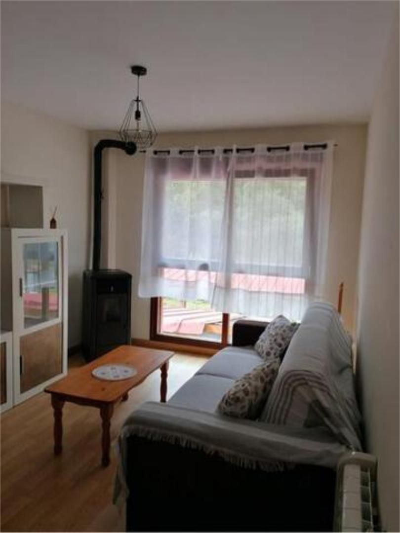 Sala de estar de Apartamento de alquiler en Aller con Calefacción, Amueblado y Se aceptan mascotas
