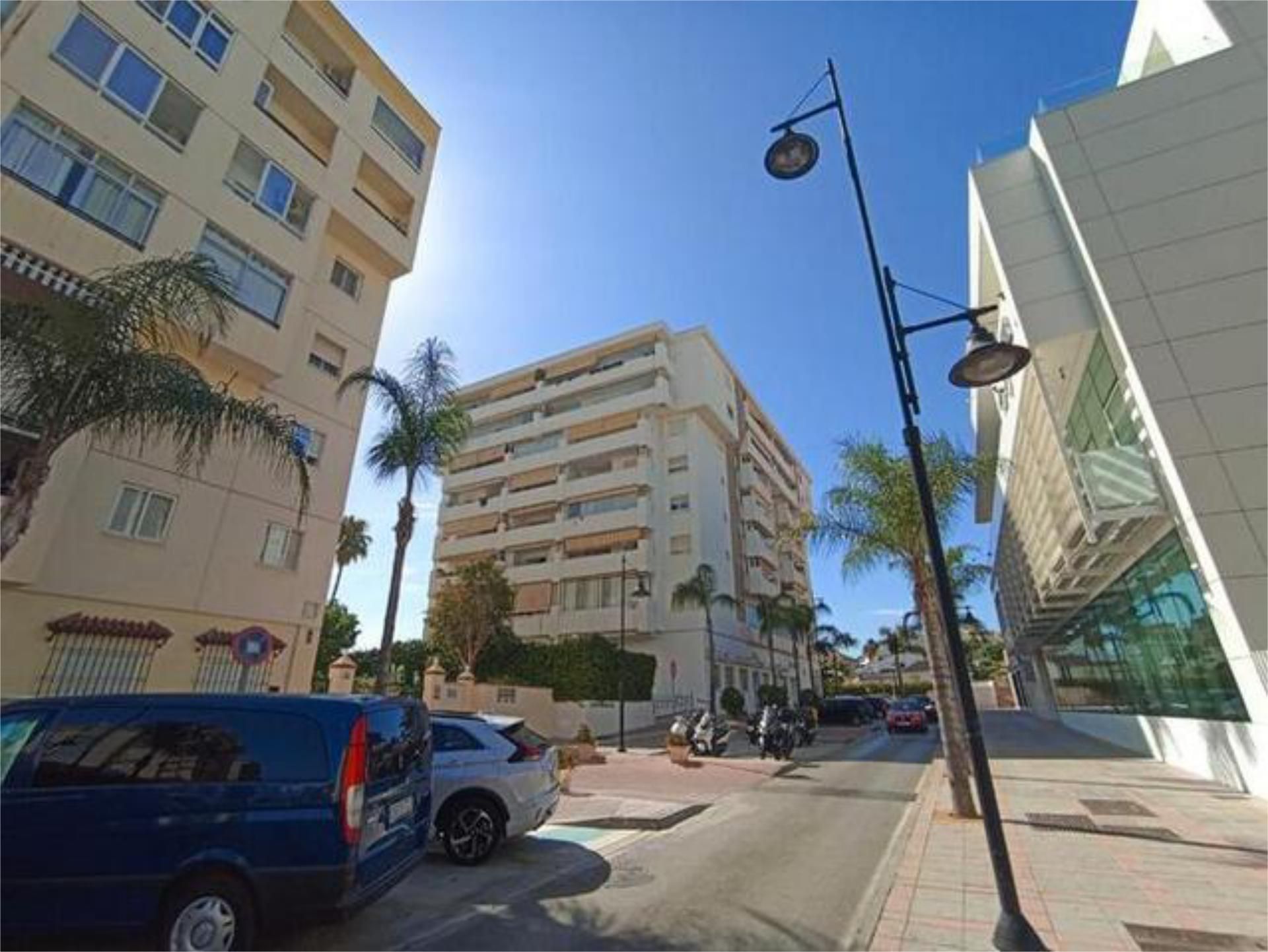 Vista exterior de Piso de alquiler en Fuengirola con Calefacción, Jardín privado y Terraza