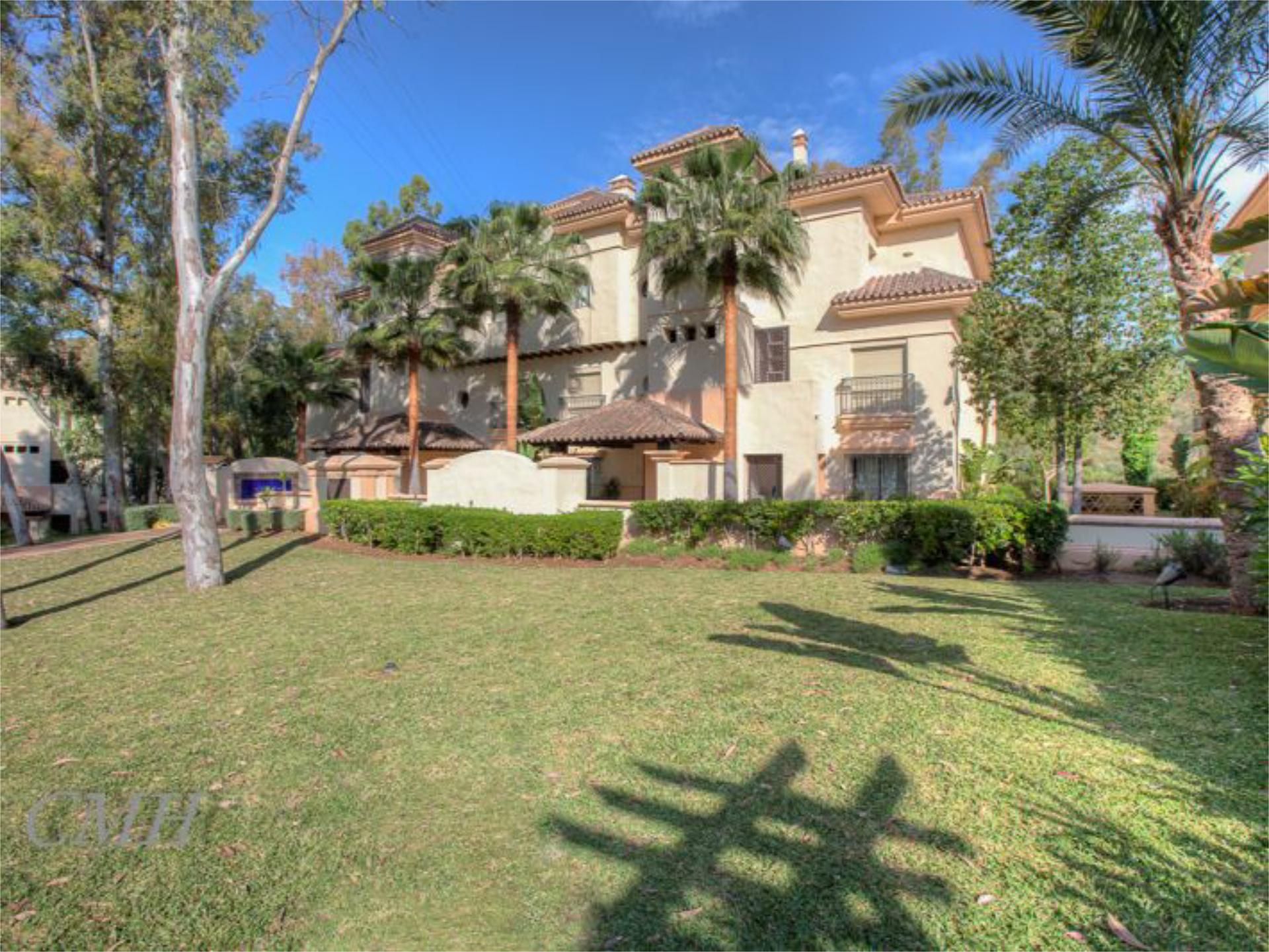 Exterior view of Apartment for sale in Marbella  with Air Conditioner, Terrace and Swimming Pool