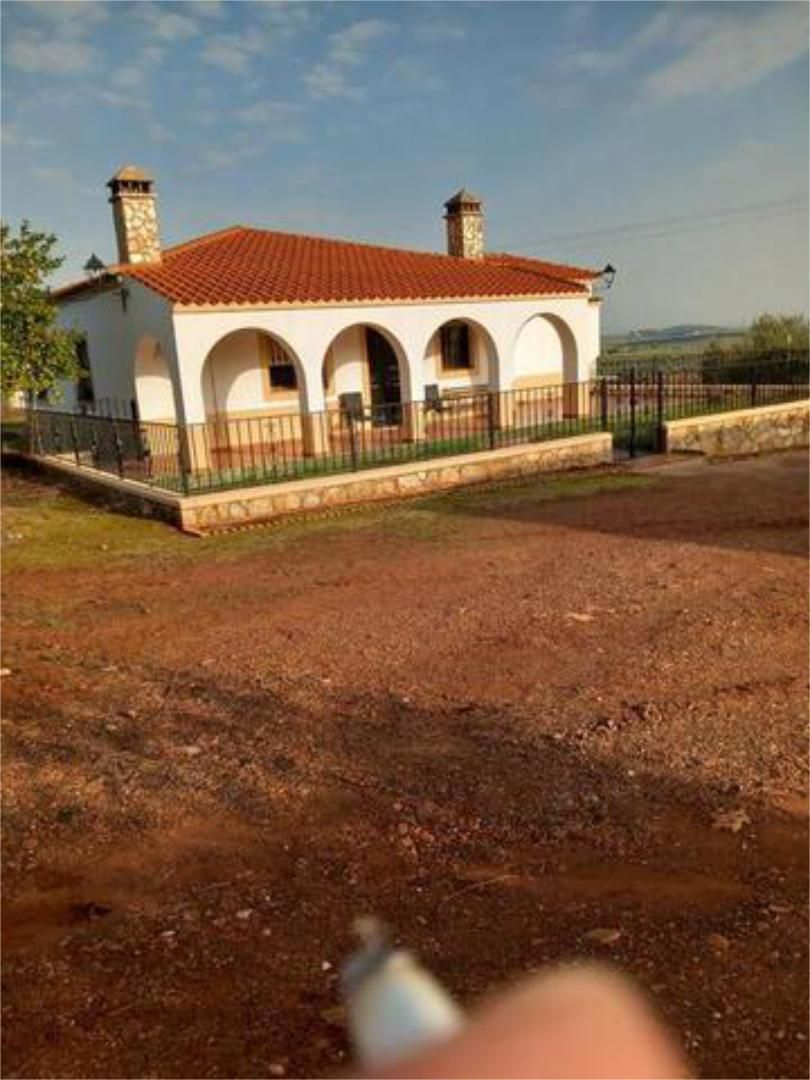 Casa adosada en venda en Olivenza amb Jardí privat, Terrassa i Piscina