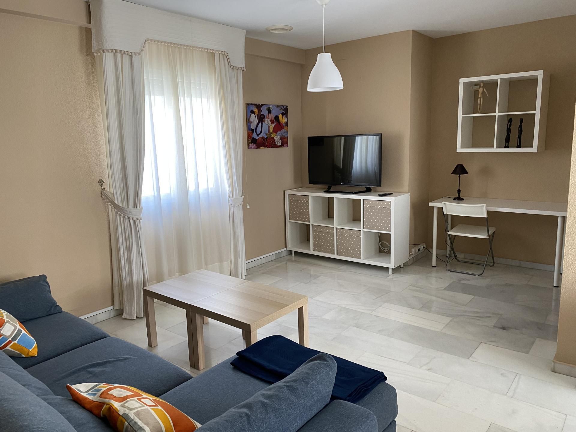 Sala d'estar de Pis de lloguer en Lucena amb Aire condicionat, Calefacció i Moblat