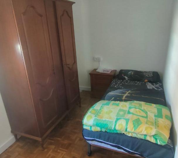 Flat to share in Ronda de Outeiro, 434, Los Rosales, A Coruña - image 1 Photo 1 of Flat to share in Ronda de Outeiro, 434, Los Rosales, A Coruña