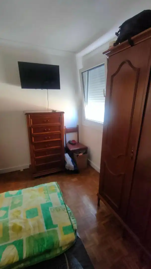 Habitació a Ronda de Outeiro, 434, Los Rosales Dormitori de Pis per a compartir en A Coruña Capital amb Moblat, Forn i Rentadora