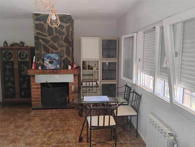 Casa adosada en Venta en Maqueda