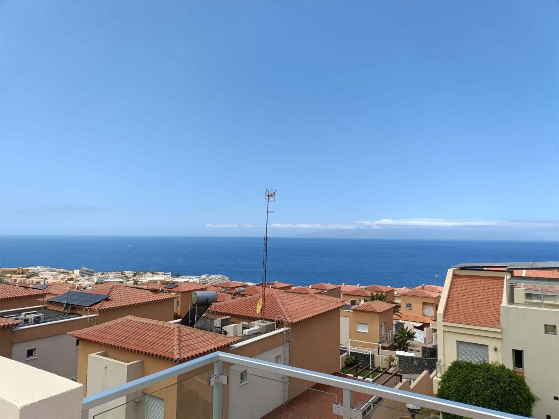 Exterior view of Single-family semi-detached for sale in Santiago del Teide  with Terrace, Swimming Pool and Balcony