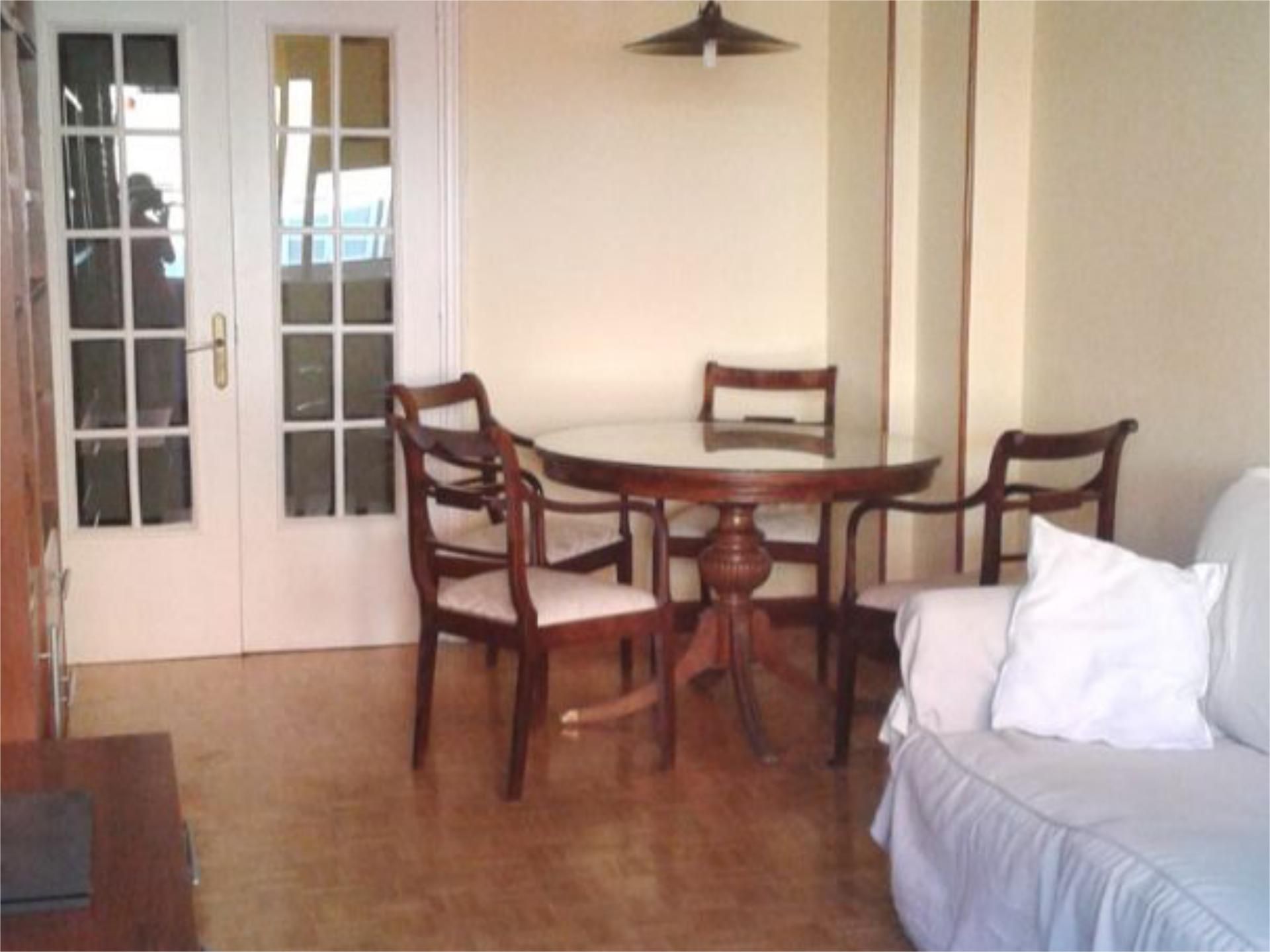 Dining room of Flat to rent in  Madrid Capital  with Air Conditioner, Heating and Parquet flooring