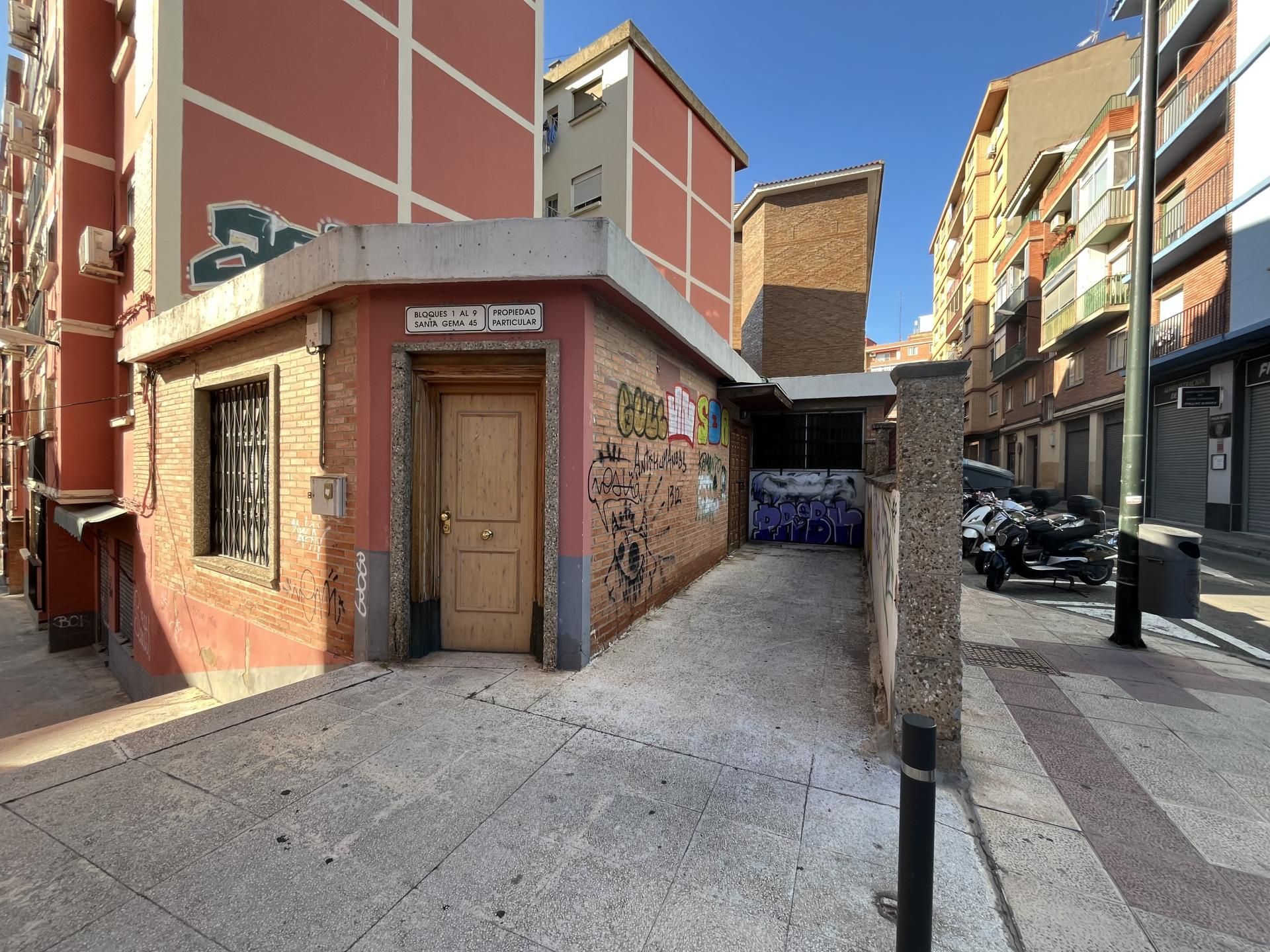 Exterior view of Premises to rent in  Zaragoza Capital  with Air Conditioner