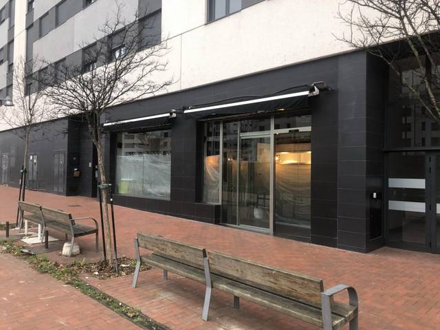 Local comercial en Alquiler en Clara Campoamor Kalea, 16 en Zabalgana