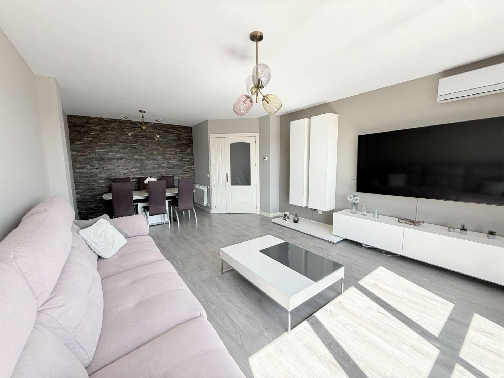 Living room of Flat for sale in Valdemoro  with Air Conditioner, Heating and Private garden